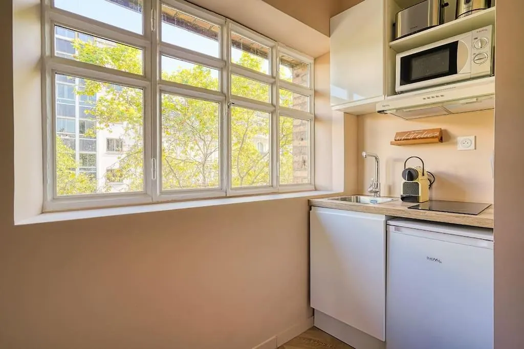 Appartement 2 Chambres Place Pereire 75017 - III Paris 0*,  France